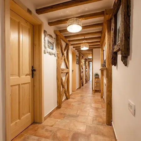 House Pensionat 3*