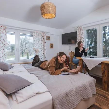 Gostinjska kuća House 3*