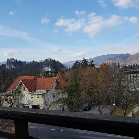 Gostinjska kuća House 3*