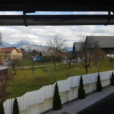 ゲストハウス House