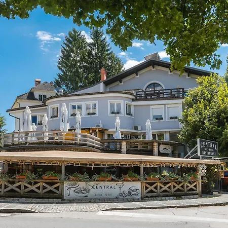 House ゲストハウス 3*